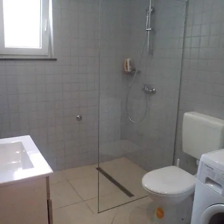 In 5668 Apartman *